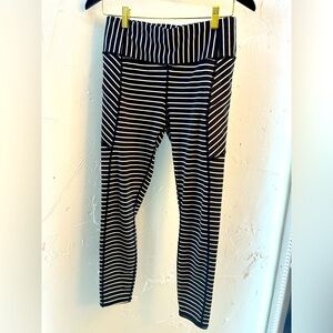 ATHLETA Mid Rise Women’s Spandex Stripped Leggings in size S
